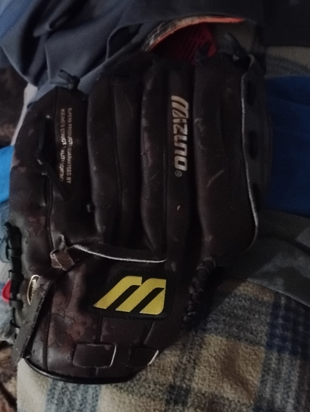Mizuno Men's Black Baseball Glove with Yellow Logo